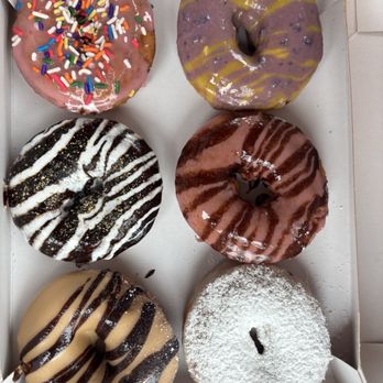 Duck Donuts - Strawberry Confetti, Blueberry Lemonade, S'mores, Chocolate-Covered Strawberry, Peanut Butter Paradise, French Toast! - Donuts Near Me - Rancho Cucamonga, California