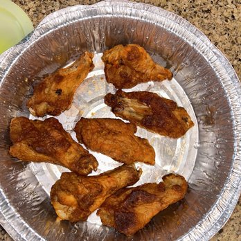 Flippin' Pizza - plate of chicken wings - Pizza Near Me - Vista, California Flippin' Pizza - plate of chicken wings - Pizza Near Me - Vista, California