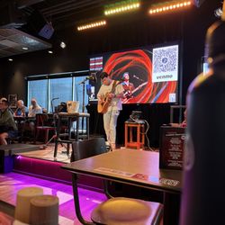Lunch with live music. We are here for it!!