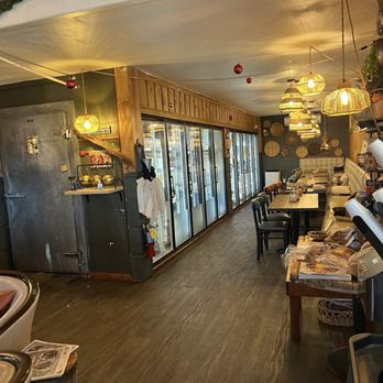 Brewha - Dining area - Beer Bar Near Me - Cornville, Arizona Brewha - Dining area - Beer Bar Near Me - Cornville, Arizona