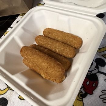 Sofrito Puerto Rican Cuisine - Mozzarella Sticks, did not bring marinera or any sauce. 7/10 - Puerto Rican Near Me - Hagerstown, Maryland