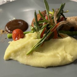Ninyo Fusion Cuisine & Wine Lounge