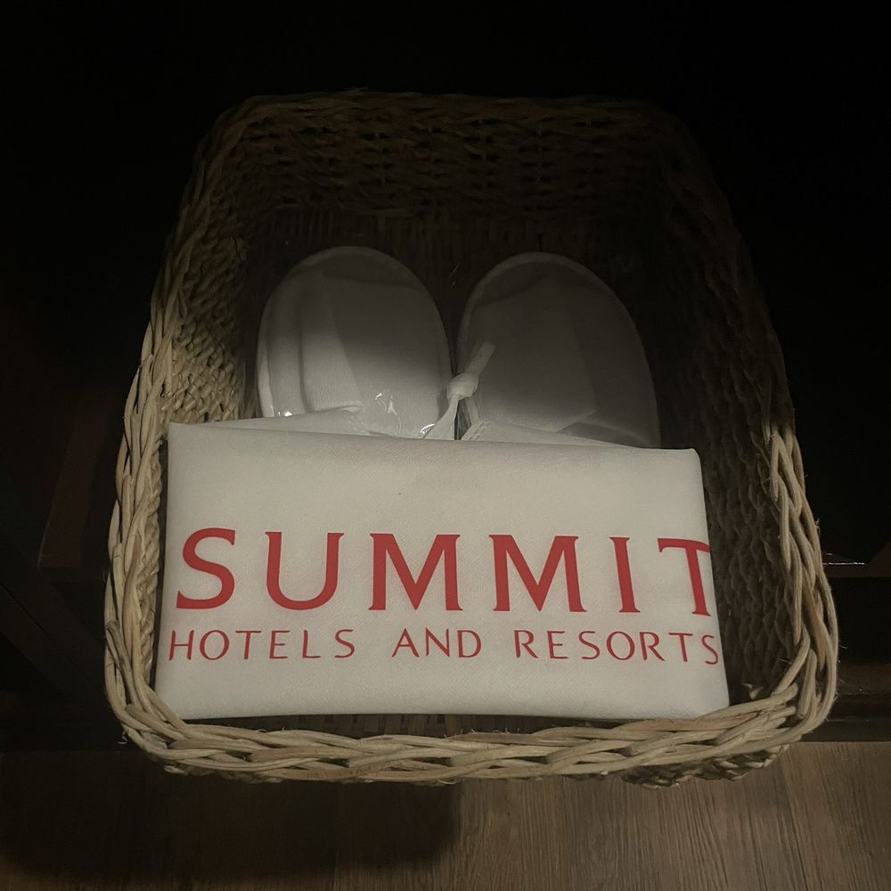 Summit Ridge Hotel - Rest Stops Near Me - Tagaytay, CAV