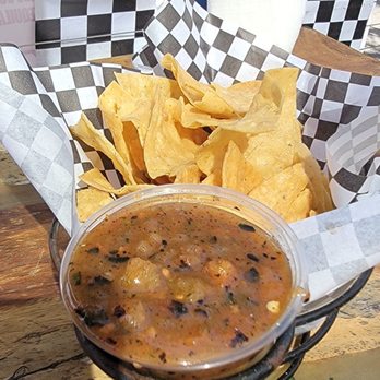 El Viejon Mariscos & Sushi - Chips and salsa - Sushi Bars Near Me - Long Beach, California El Viejon Mariscos & Sushi - Chips and salsa - Sushi Bars Near Me - Long Beach, California