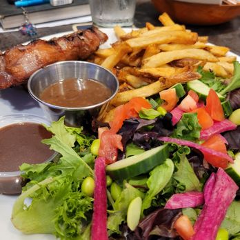 Mad Dawgs Public House - House salad substitution - Pubs Near Me - Pickering, Ontario Mad Dawgs Public House - House salad substitution - Pubs Near Me - Pickering, Ontario