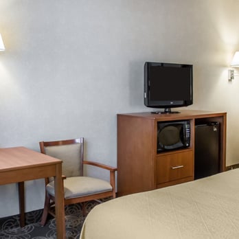 Quality Inn - Double Queen Room - Hotels Near Me - Tomah, Wisconsin