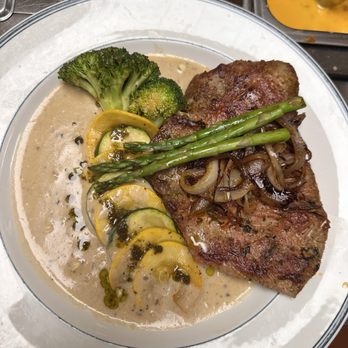 Los Patrones - Steak and veggies ,mushrooms sauce - Tex-Mex Near Me - Galveston, Texas Los Patrones - Steak and veggies ,mushrooms sauce - Tex-Mex Near Me - Galveston, Texas
