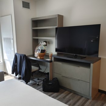 Hyatt House Denver / Aurora - Big TV, work desk, & easily adjustable thermostat standard - Hotels Near Me - Aurora, Colorado Hyatt House Denver / Aurora - Big TV, work desk, & easily adjustable thermostat standard - Hotels Near Me - Aurora, Colorado
