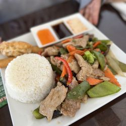 Bangkok Kitchen - Combo pork stir fried