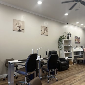 Solemates Nail Spa - Manicure station - Nail Salons Near Me - Berkeley, California Solemates Nail Spa - Manicure station - Nail Salons Near Me - Berkeley, California