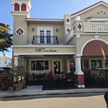 Abby's on Miami - Cute restaurant with indoor amd outdoor seating! - American Near Me - Venice, Florida