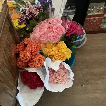 Urban Flowers - Discount roses and carnations - Florists Near Me - San Francisco, California Urban Flowers - Discount roses and carnations - Florists Near Me - San Francisco, California