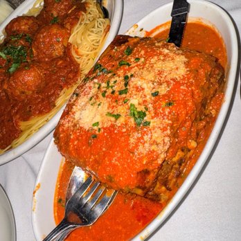Carmine's - Time Square - Lasagna - Italian Near Me - New York, New York
