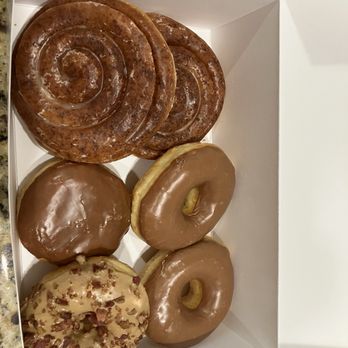 Baker’s Dozen - Cinnamon buns, Bavarian cream, chocolate, maple bacon - Donuts Near Me - Apex, North Carolina Baker’s Dozen - Cinnamon buns, Bavarian cream, chocolate, maple bacon - Donuts Near Me - Apex, North Carolina