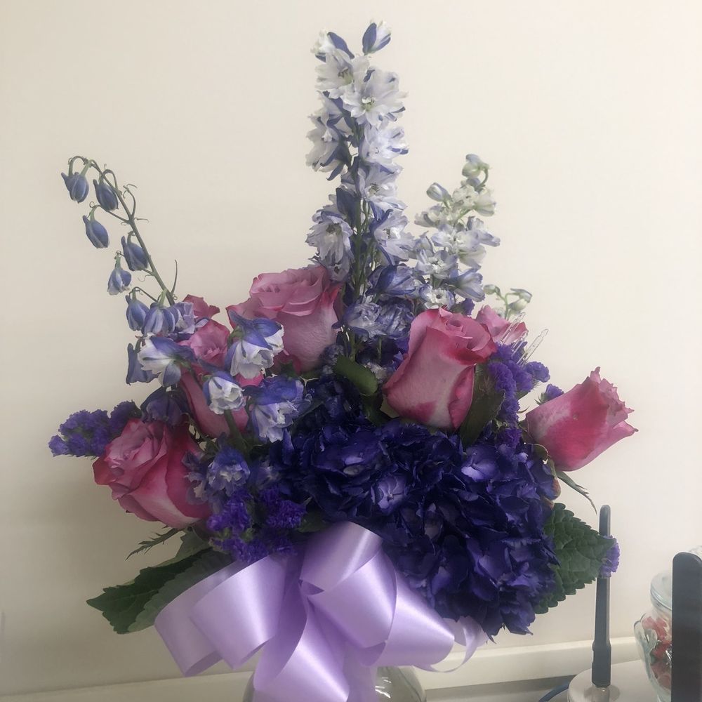 Corbett's Flowers - This is what arrived and is very different from what was ordered. - Florists Near Me - Orangeburg, South Carolina