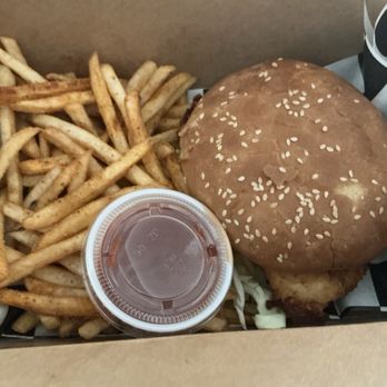 Happy Chickenzz - El Vado OG sandwich - Sandwiches Near Me - Albuquerque, New Mexico