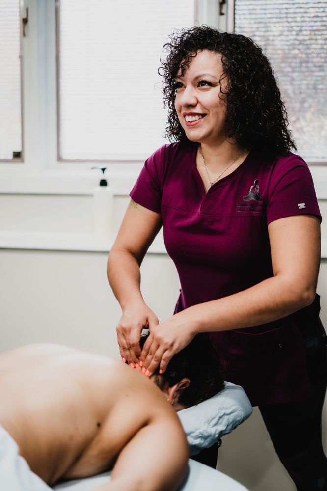 Healing Touch Massage & Beauty Logo