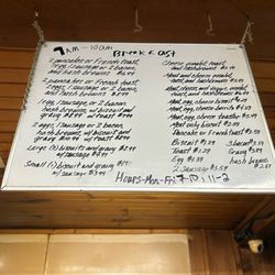 Golden's Gas & Grill
