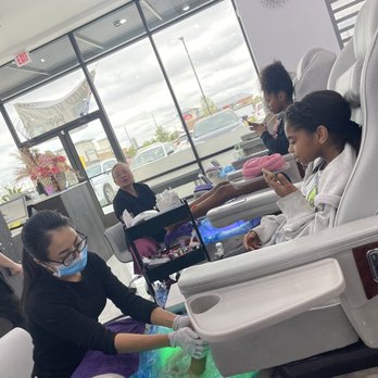 Onyx Nail Bar - My girls! These chairs are awesome! - Nail Salons Near Me - Richmond, Texas