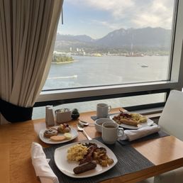 Breakfast in the Pan Pacific Club Lounge Breakfast in the Pan Pacific Club Lounge