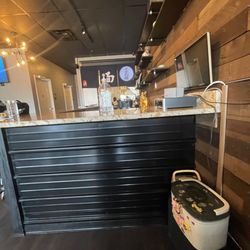 Zhen Ramen & Grill - Bar area