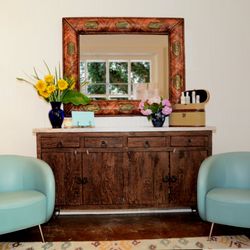 Bungalow 1026 - The Fine Art of Skincare - Reception area