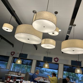 Angelinas Diner - Lots of interesting lighting - Diners Near Me - Ormond Beach, Florida