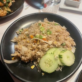 Thai Siri Restaurant - House Fried Rice - Thai Near Me - Streamwood, Illinois