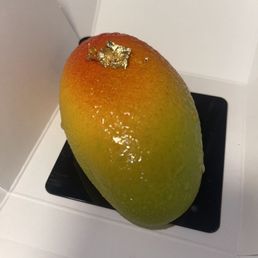 Mango pastry