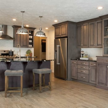 StarMark Cabinetry - Hanover door style in Rustic Alder finished in Driftwood with Ebony glaze. Island is the Hanover door style in Oak finished i... - Cabinetry Near Me - Sioux Falls, South Dakota