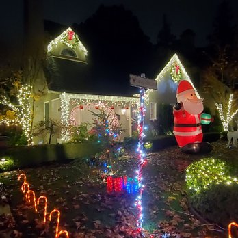 Willow Glen Holiday Lights - Lights and decor - Festivals Near Me - San Jose, California Willow Glen Holiday Lights - Lights and decor - Festivals Near Me - San Jose, California