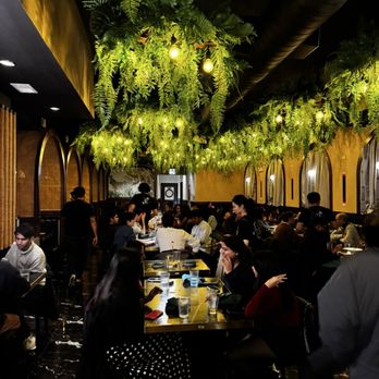 Siam Thai Eatery - Decor - Thai Near Me - Chicago, Illinois