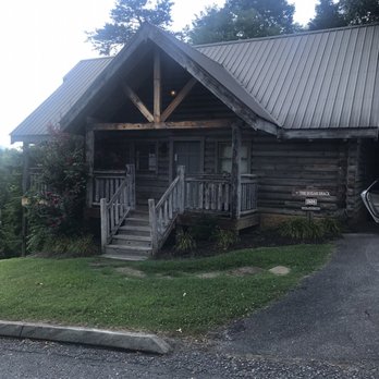 Cabin Fever Vacations - Run down cabin. - Vacation Rentals Near Me - Pigeon Forge, Tennessee