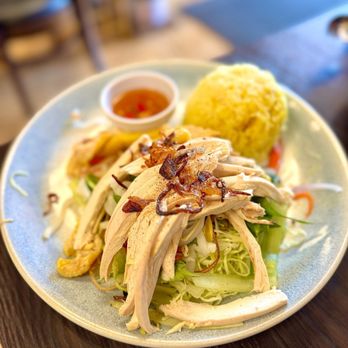 Pho Hong Hung - Com Goi Ga Xe Phay (seasoned rice with shredded chicken & cabbage salad) - Vietnamese Near Me - Garden Grove, California Pho Hong Hung - Com Goi Ga Xe Phay (seasoned rice with shredded chicken & cabbage salad) - Vietnamese Near Me - Garden Grove, California