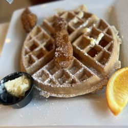 Keke's Breakfast Cafe - Chicken waffle