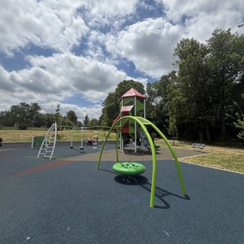 Reston North Park - Parks Near Me - Reston, Virginia