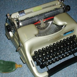 Rita Deco - Vintage Typewriter......works great!