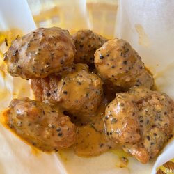 Quaker Steak & Lube - Golden Garlic Boneless Wings