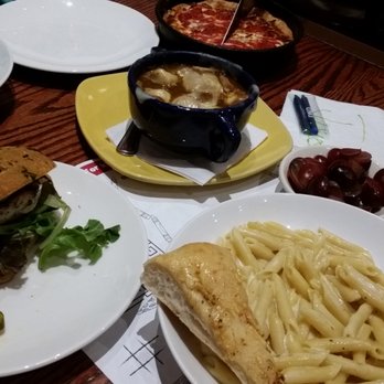 Uno Pizzeria & Grill - lunch: $7.99 unlimited soup with 1/2 sandwich / $8.99 pizza and salad / $4.99 kids meal penne alfredo. - Pizza Near Me - Bellingham, Massachusetts Uno Pizzeria & Grill - lunch: $7.99 unlimited soup with 1/2 sandwich / $8.99 pizza and salad / $4.99 kids meal penne alfredo. - Pizza Near Me - Bellingham, Massachusetts