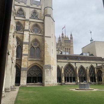 Westminster Abbey - Westminster Abbey - cloisters - Churches Near Me - London, XGL Westminster Abbey - Westminster Abbey - cloisters - Churches Near Me - London, XGL