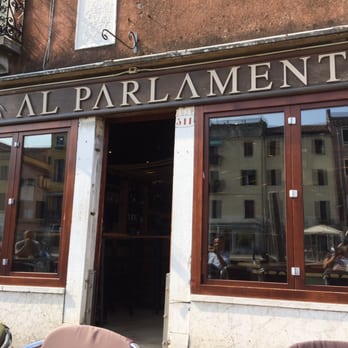 Al Parlamento - Pizza Near Me - Venezia, 34