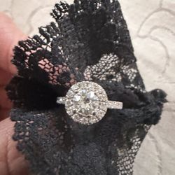 Sam Edwards Jewelers - Halo ring