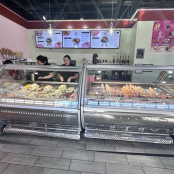 La Michoacana Dulce Passion - Selection and lovely ladies! - Desserts Near Me - Sedona, Arizona