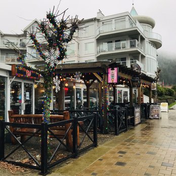 Muddy Waters Cafe - View of MW Cafe - Cafes Near Me - Harrison Hot Springs, British Columbia Muddy Waters Cafe - View of MW Cafe - Cafes Near Me - Harrison Hot Springs, British Columbia
