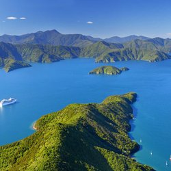 New Zealand Travel - Beautiful Marlborugh sound