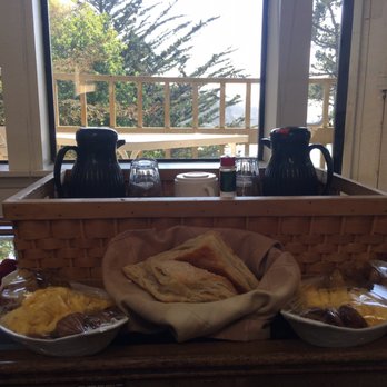 Whale Watch Inn - Day 2 Breakfast at the Inn. - Bed & Breakfast Near Me - Gualala, California