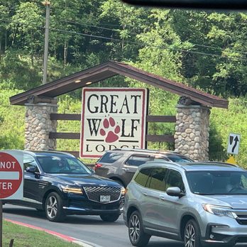 Great Wolf Lodge - Entrance to lodge - Resorts Near Me - Scotrun, Pennsylvania Great Wolf Lodge - Entrance to lodge - Resorts Near Me - Scotrun, Pennsylvania