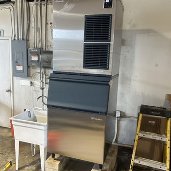A/C Doctors - Newly installed commercial ice machine - Heating & Air Conditioning/HVAC Near Me - Port St Lucie, Florida A/C Doctors - Newly installed commercial ice machine - Heating & Air Conditioning/HVAC Near Me - Port St Lucie, Florida