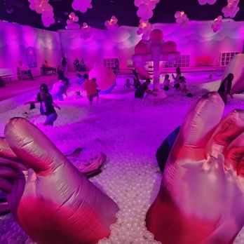 Bubble World - Bubble Ball Pool - Museums Near Me - Montebello, California