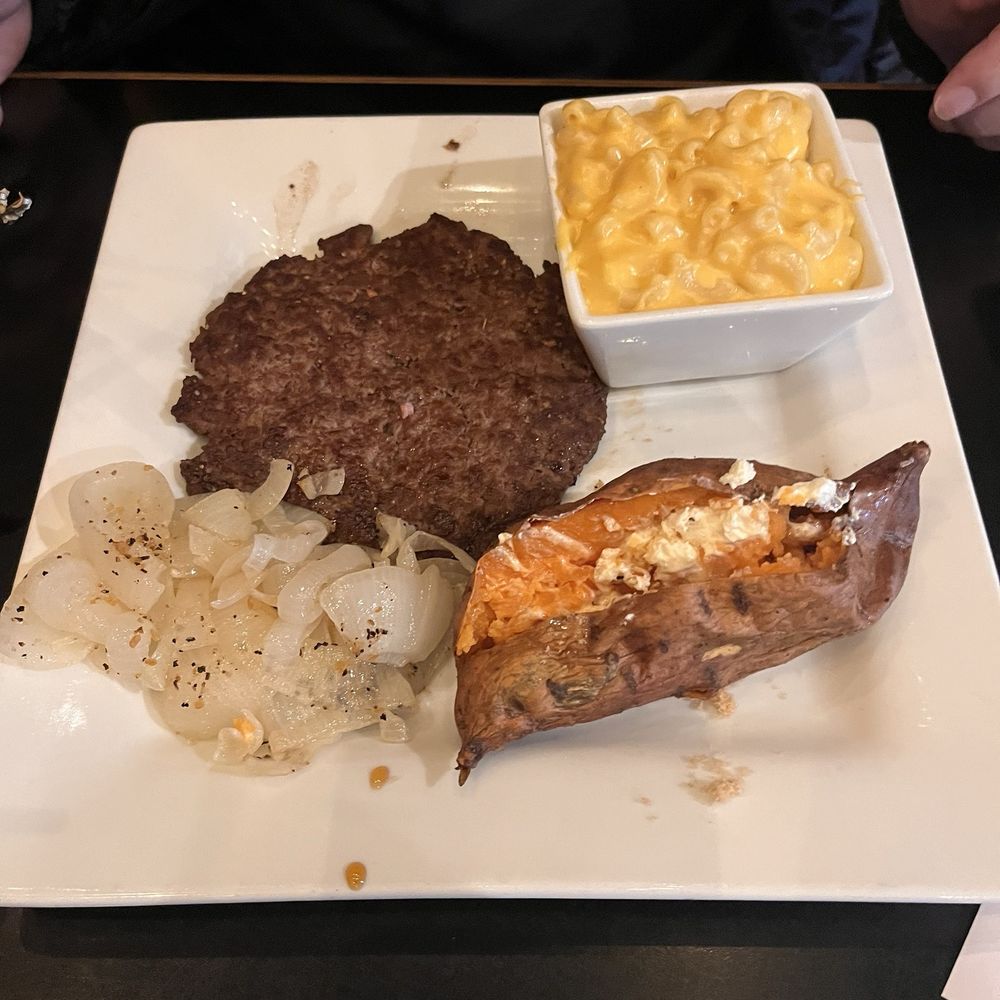 Hamburger steak w/onions, Mac-n-cheese, sweet potato Hamburger steak w/onions, Mac-n-cheese, sweet potato